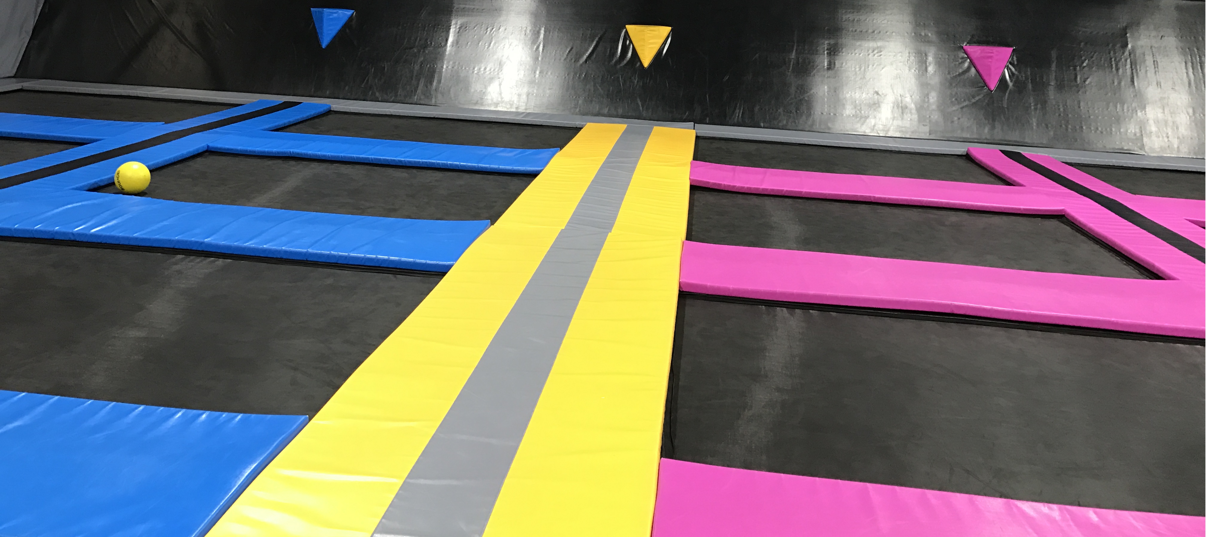 What to wear in trampoline park?