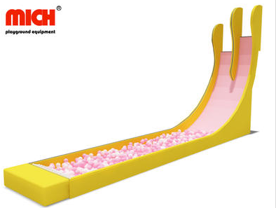Drop slide is conducive to the growth of children